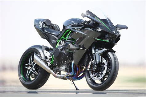 Heading into spooky season, <strong>Kawasaki</strong> announced that the 2023 Z H2 and H2 SE are set to send tingles down the spines of riders in. . Kawasaki 2h2